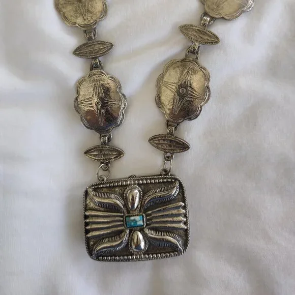 Vintage Estee Lauder Necklace with perfume locket - Picture 2 of 5